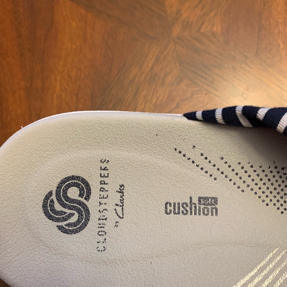 Clarks Cloudsteppers Arla Glison sandals. Size 8. - Picture 4 of 7